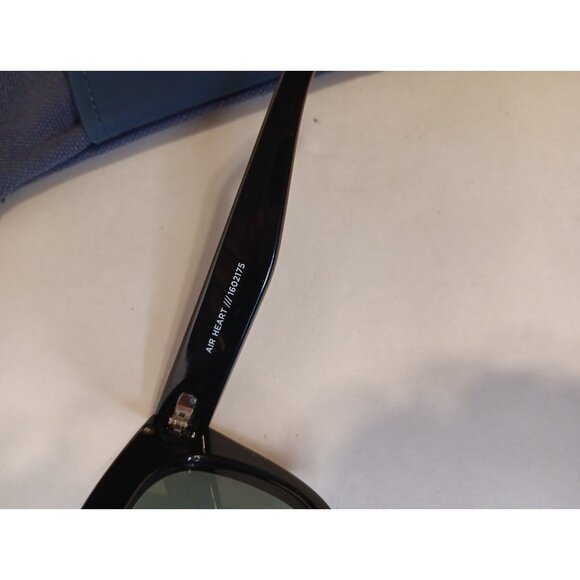 Authentic Le Specs Sunglasses AIR HEART Black Gold Khaki Mono New With Case - Picture 3 of 13